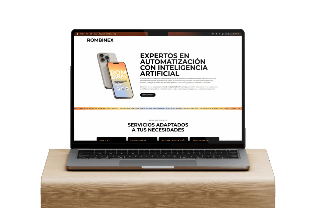 Ordenador portátil mostrando la página principal de la web